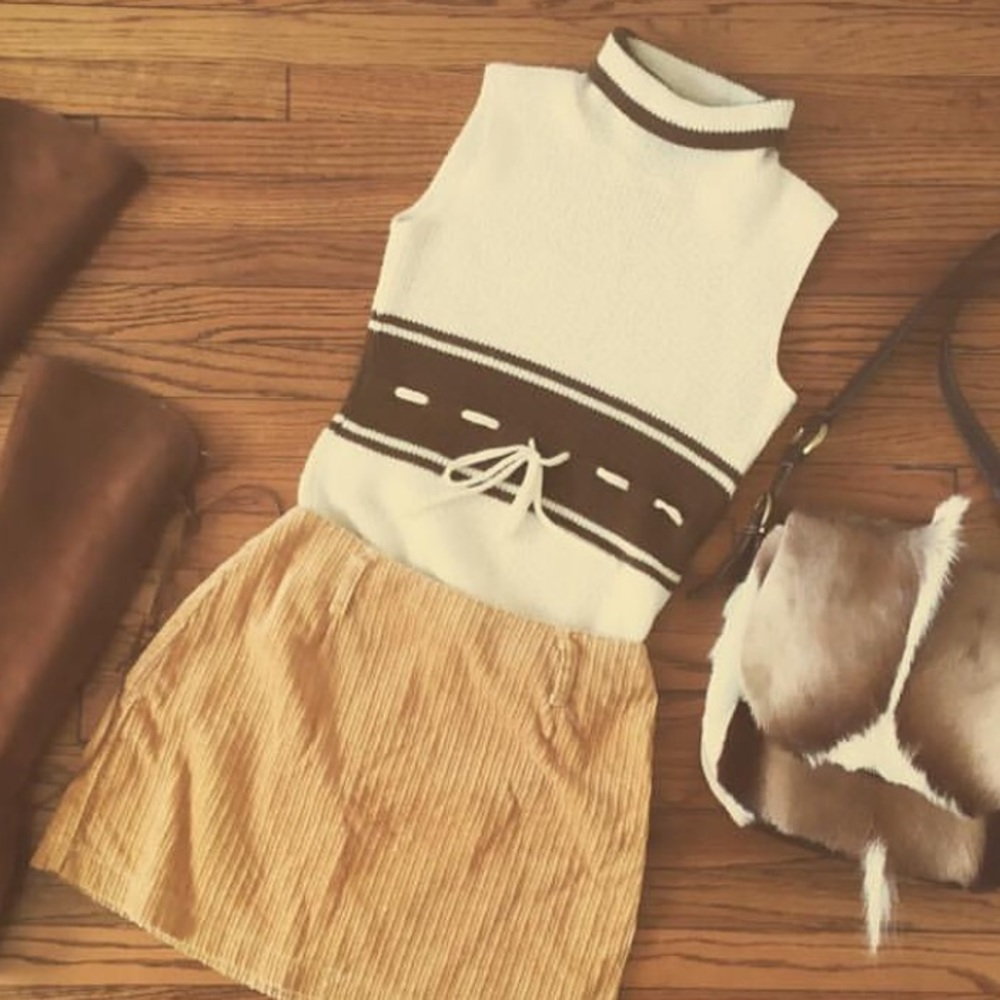 Retro sleeveless sweater